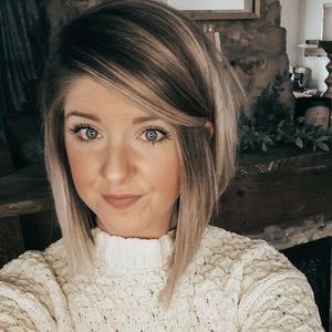 Meet your Posher, Hollyanne